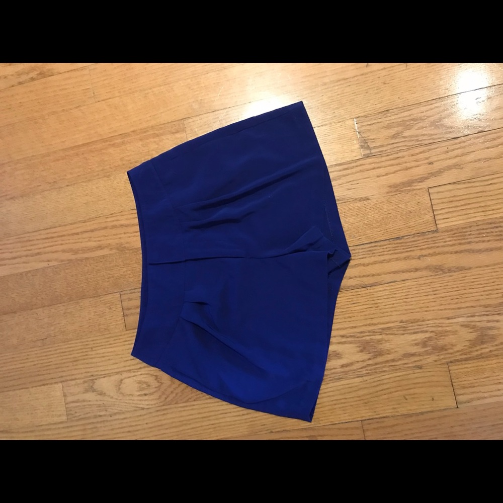 Navy blue shorts in new condition